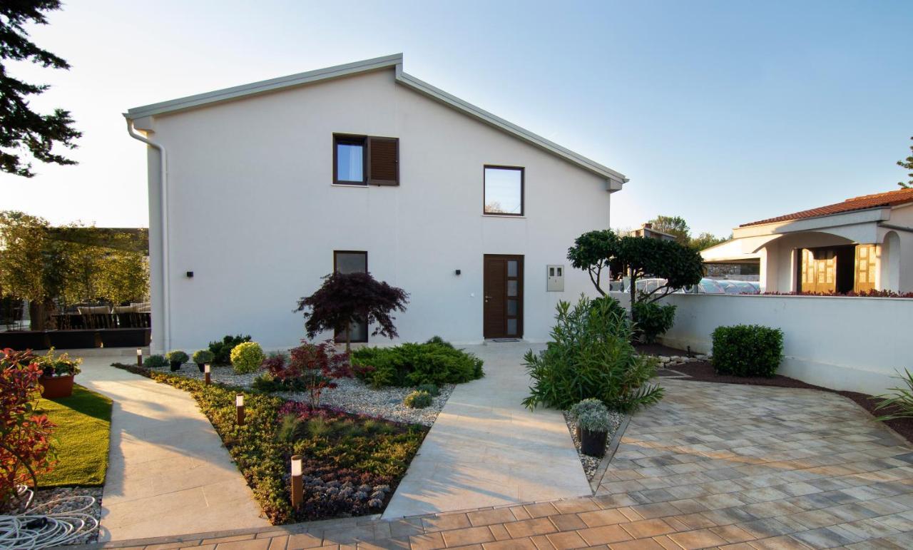 Villa Caprice - Krk Milohnici Екстериор снимка