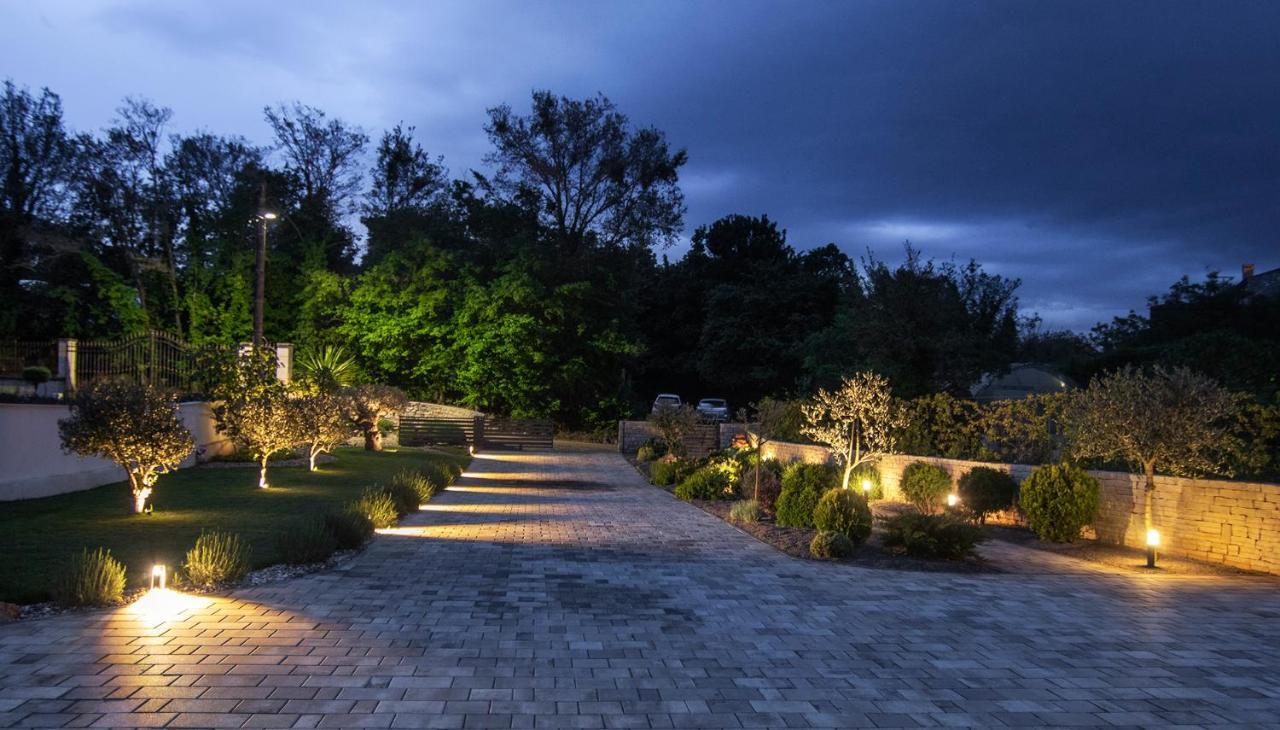 Villa Caprice - Krk Milohnici Екстериор снимка