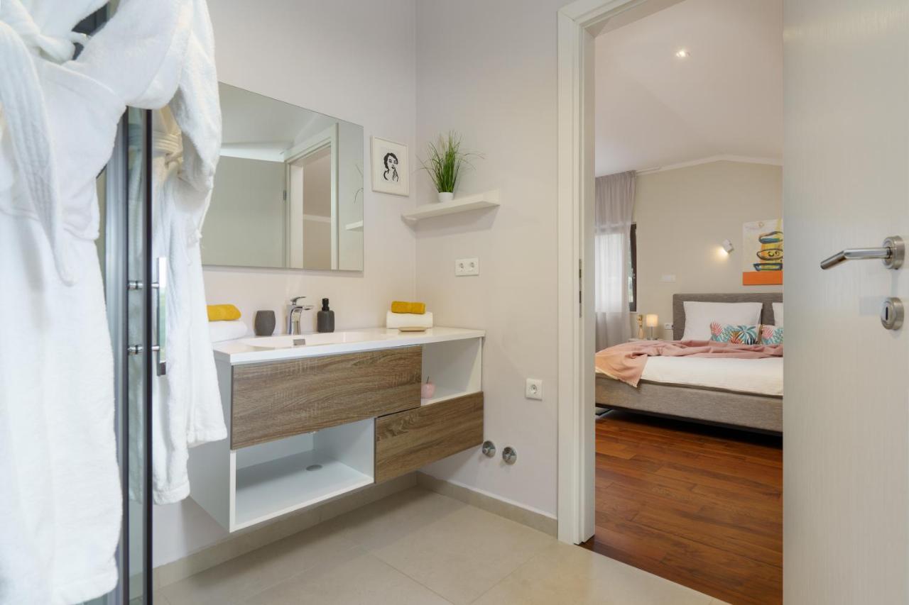 Villa Caprice - Krk Milohnici Екстериор снимка
